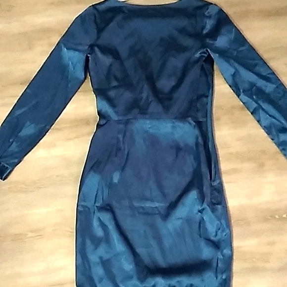 Blue dress - Picture 2 of 3